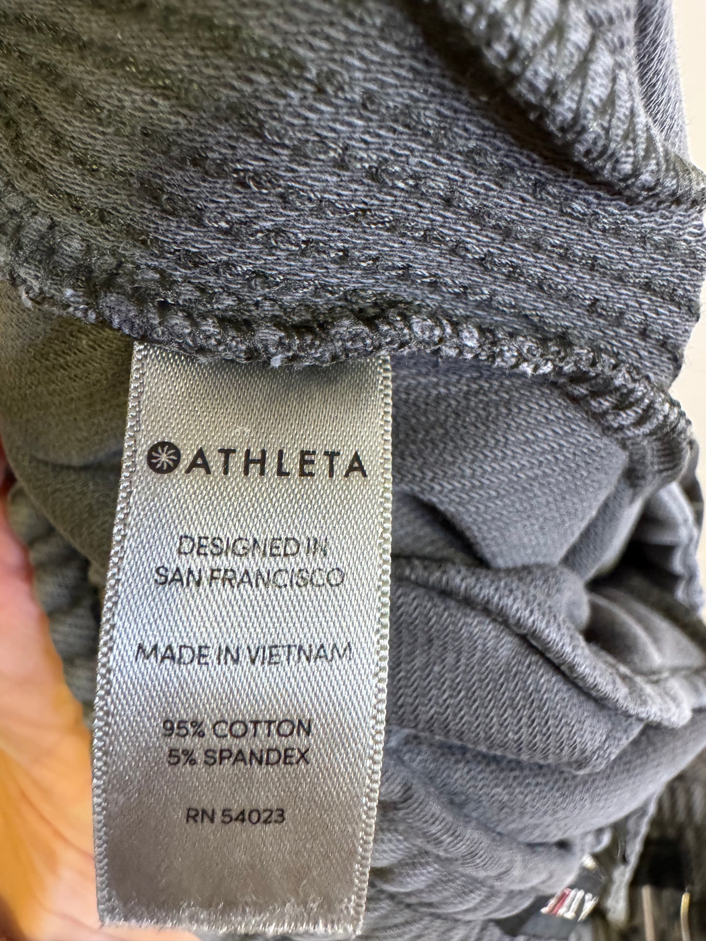 Athleta Fallalon grey jogger - size 6