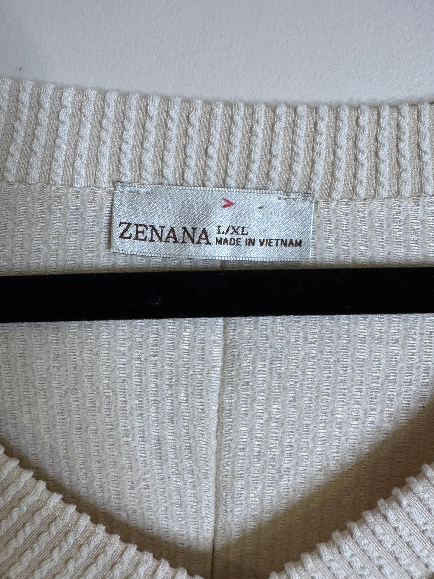 textured tan v-neck - L/XL