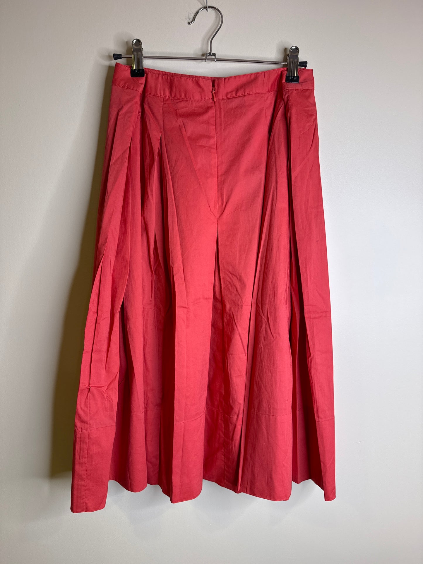 coral pleated midi skirt - size 8