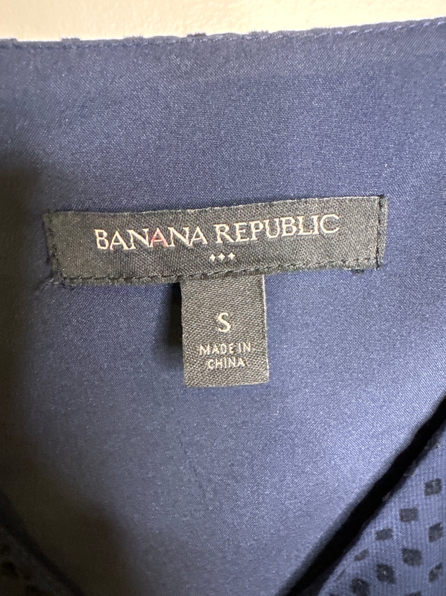 Banana Republic navy textured cami - small