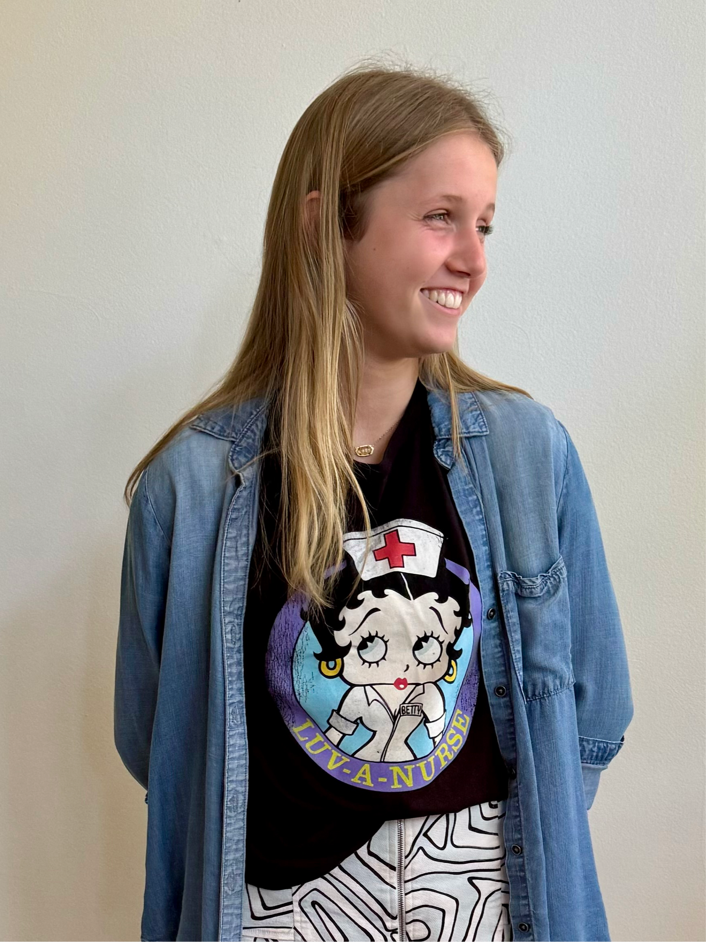 betty boop t-shirt - medium