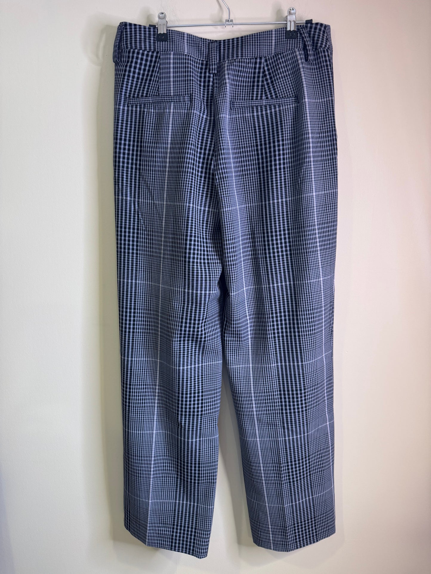 Grey lavender plaid pant - size 8 NWT