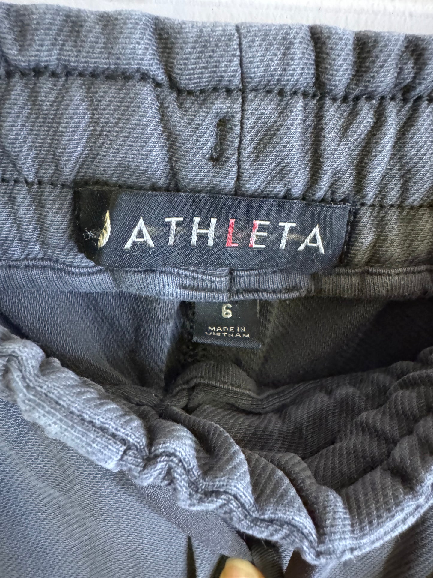 Athleta Fallalon grey jogger - size 6