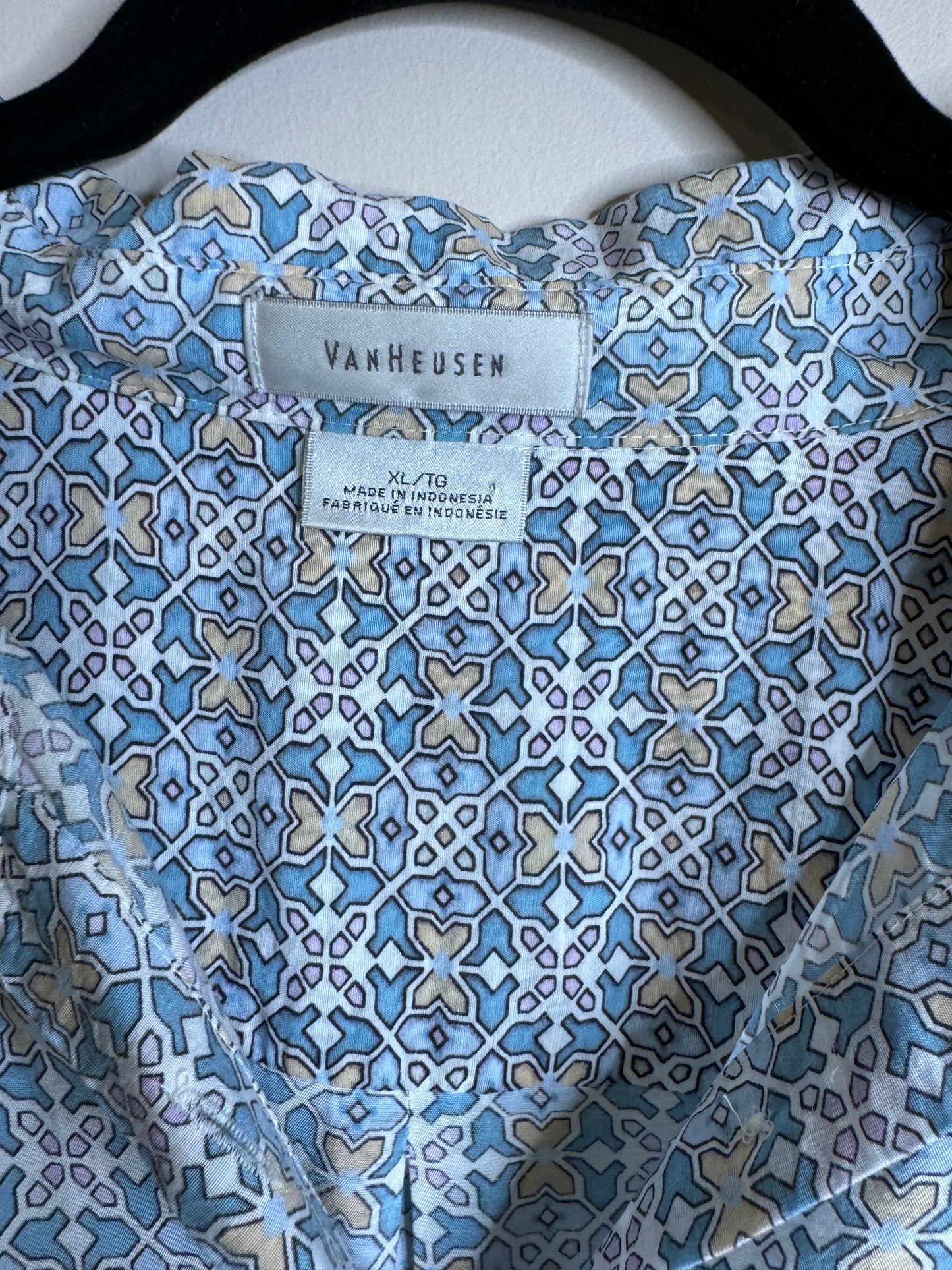 trellis print button up - XL