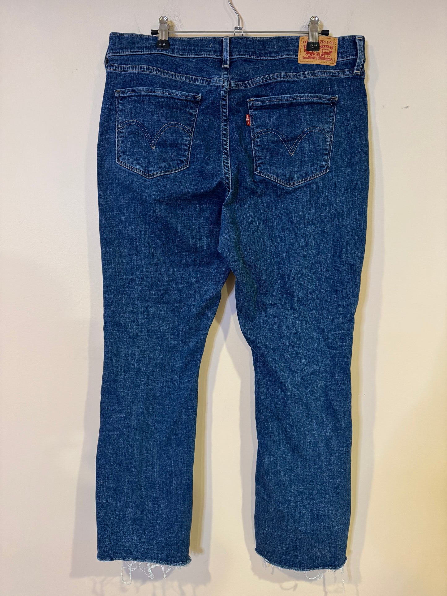 Levi’s Classic Bootcut - size 14
