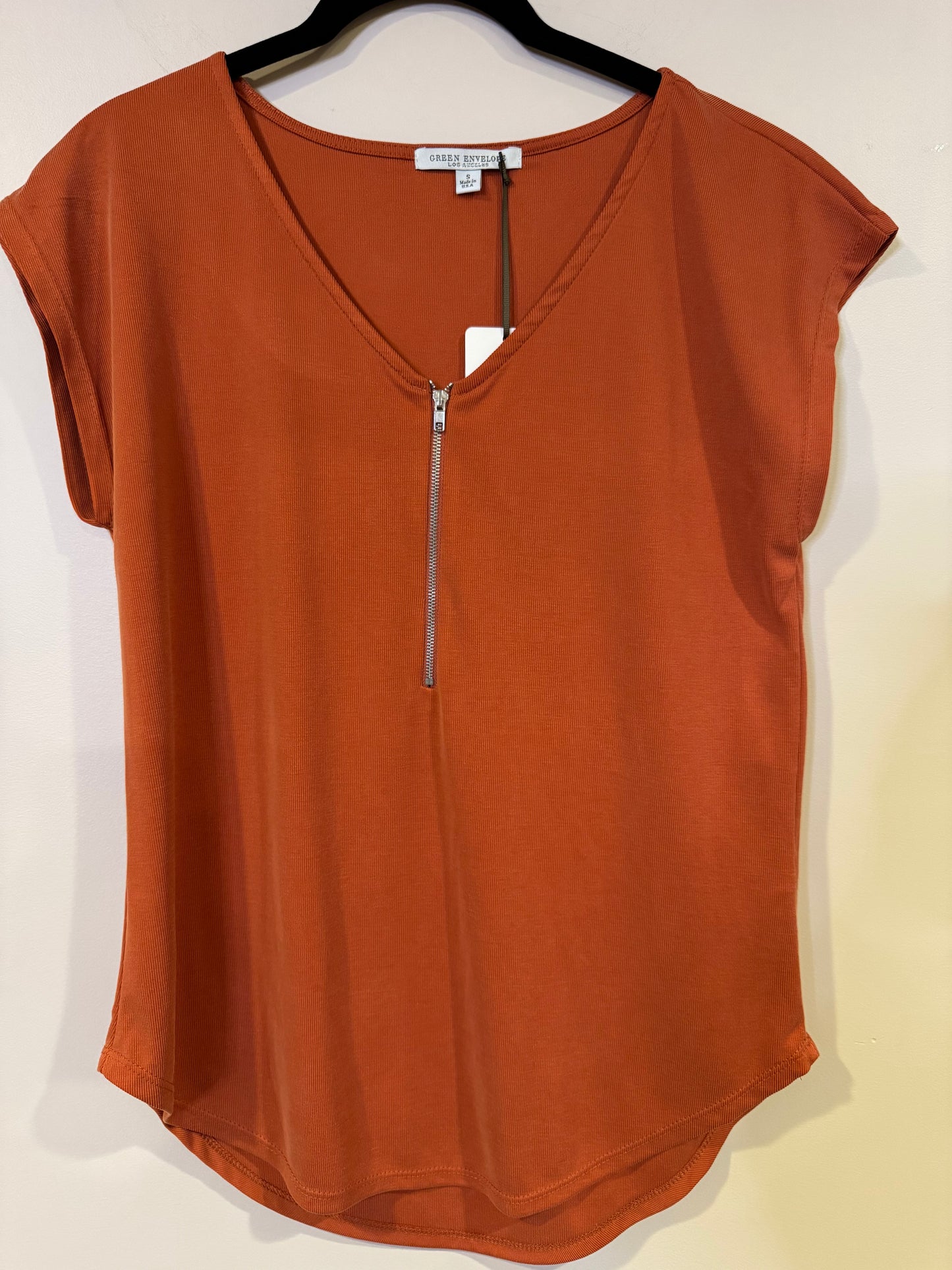 burnt orange sleeveless shirt - small NWT