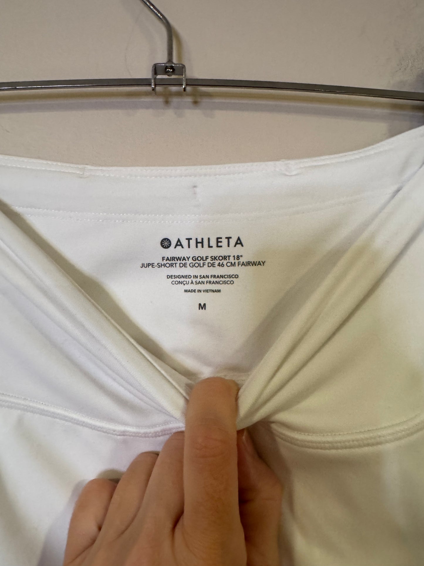 Athleta golf skirt - NWT medium