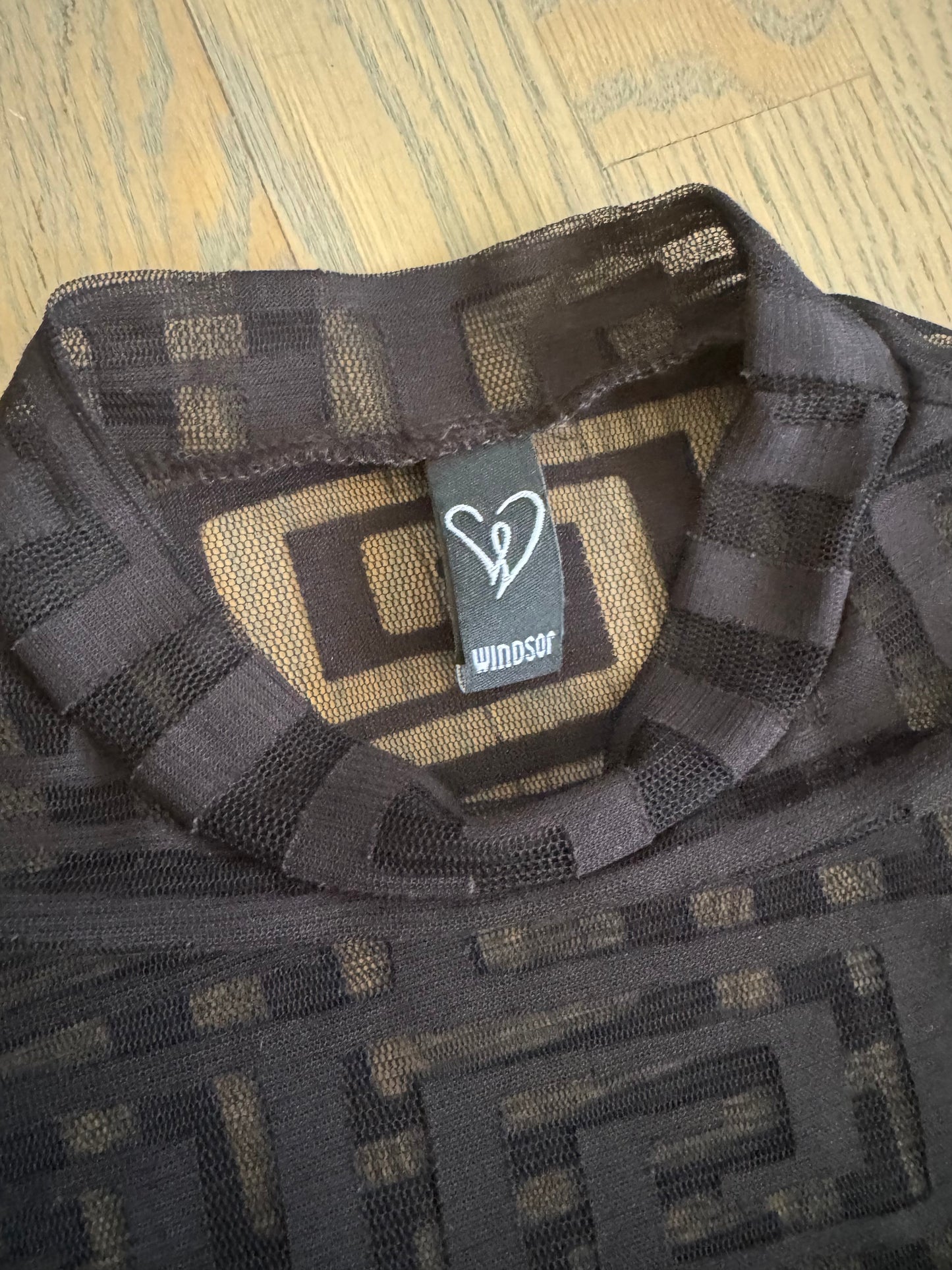 geometric sheer long sleeve -small