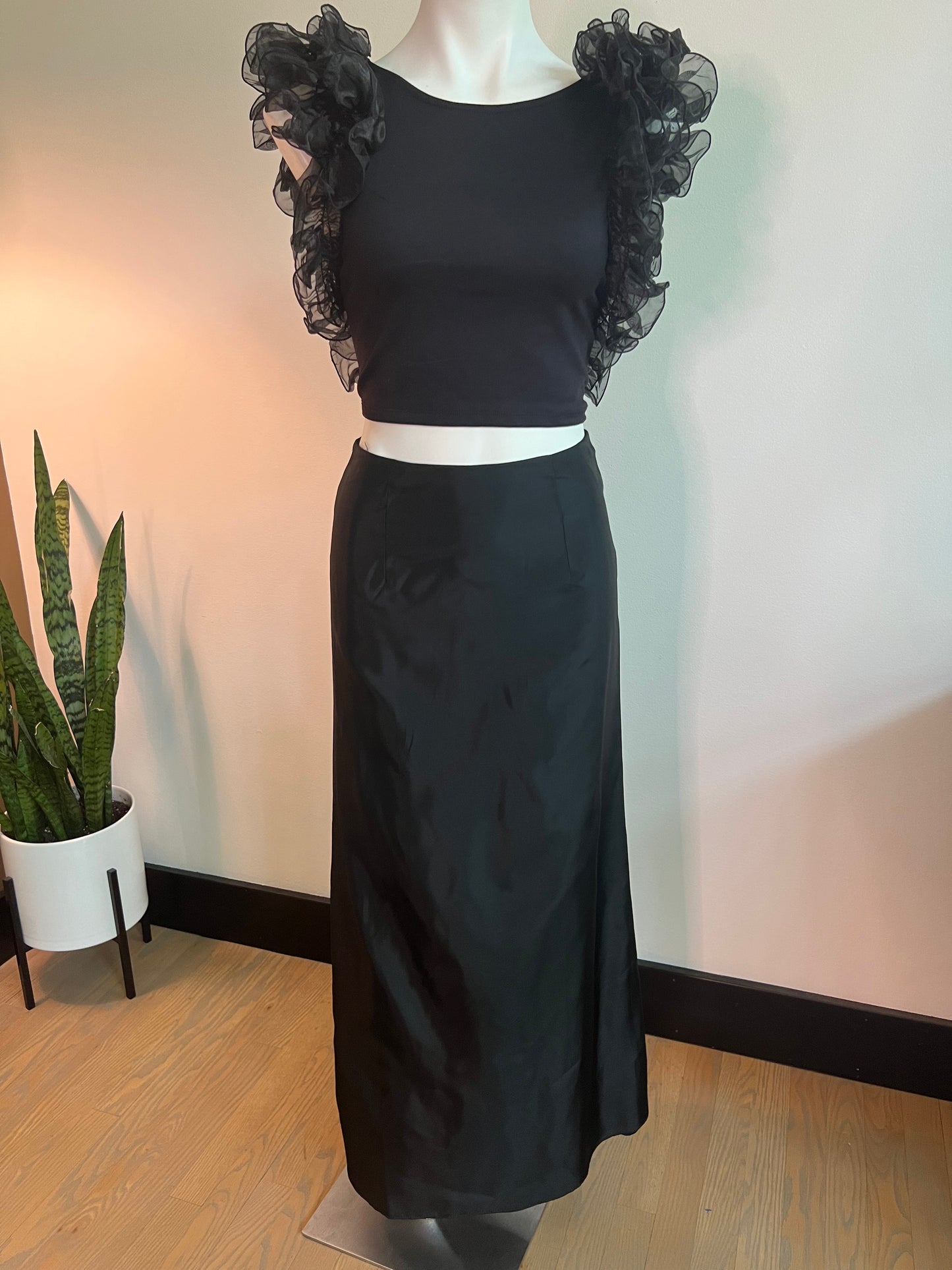 Vintage black A line maxi skirt - size 6