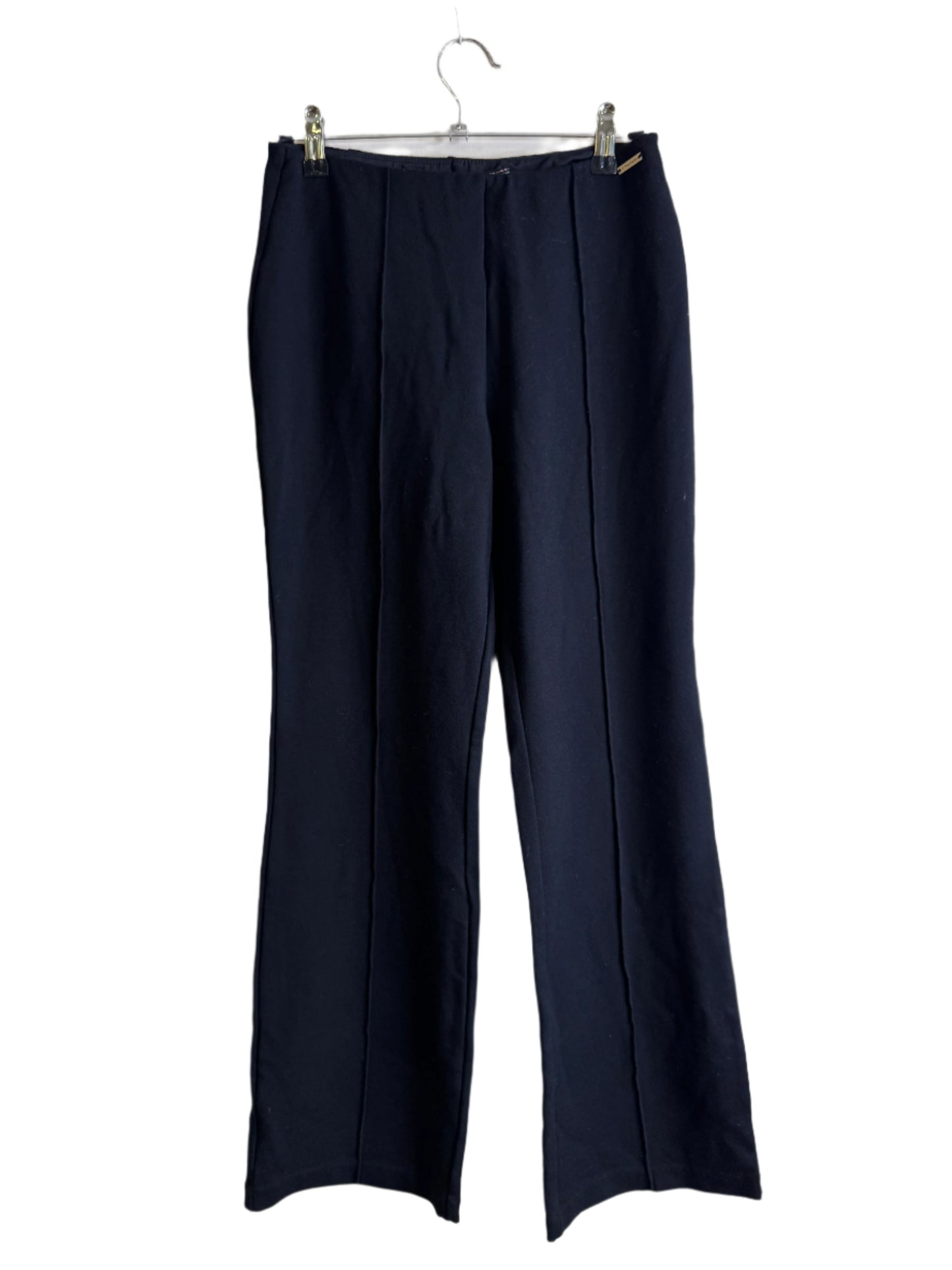 Tahari - small