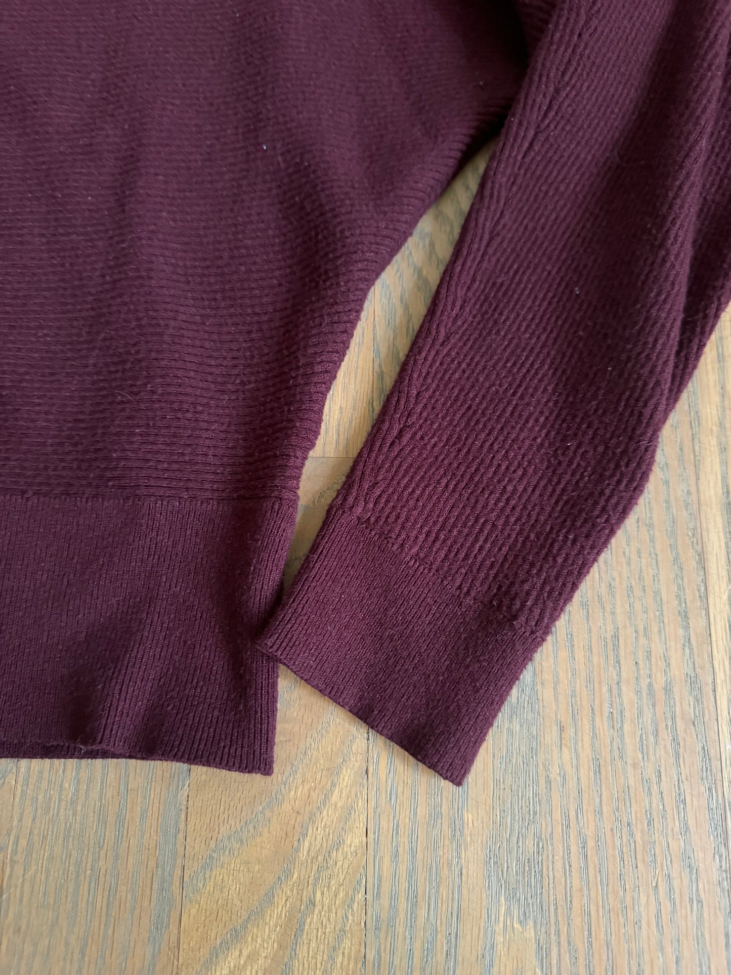 maroon batwing sweater - XS