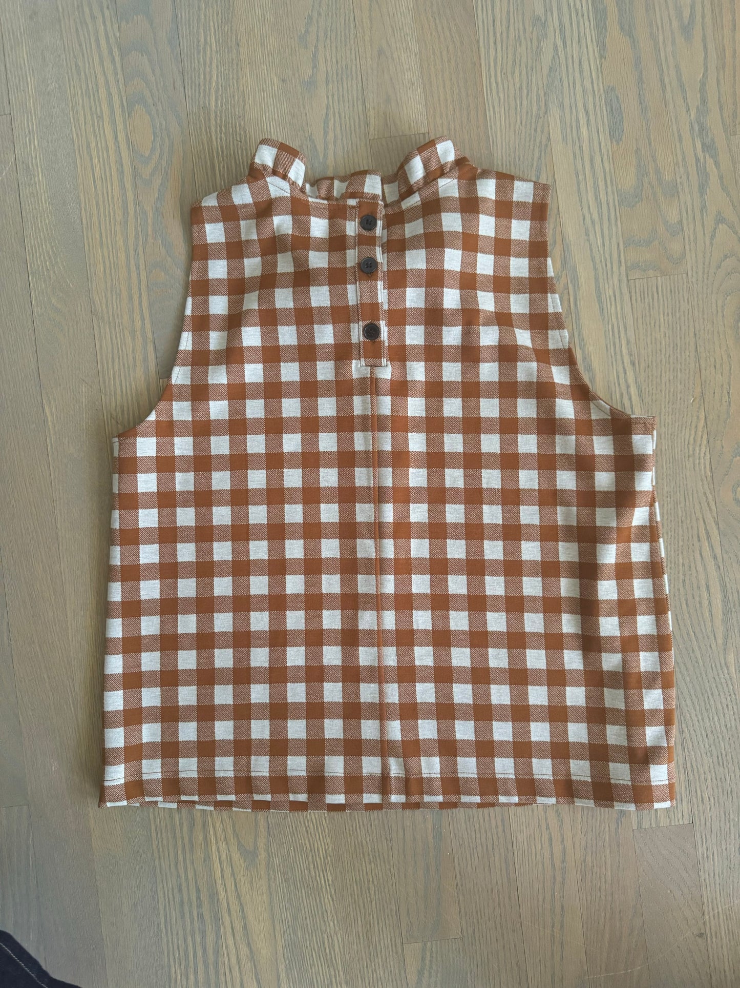 checked sleeveless top - size large