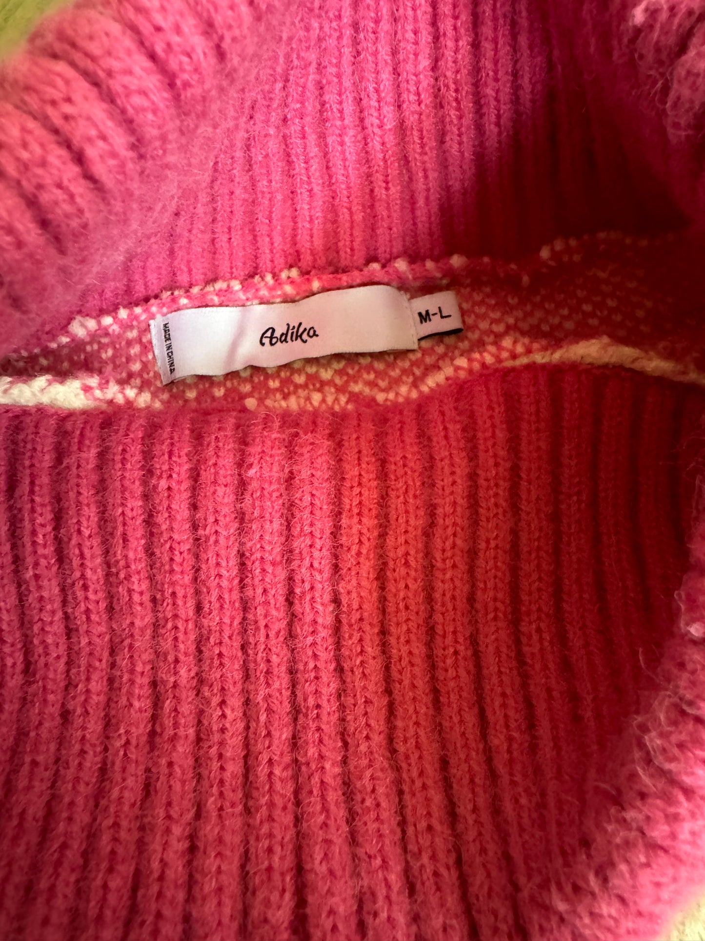 pink houndstooth sweater - M/L