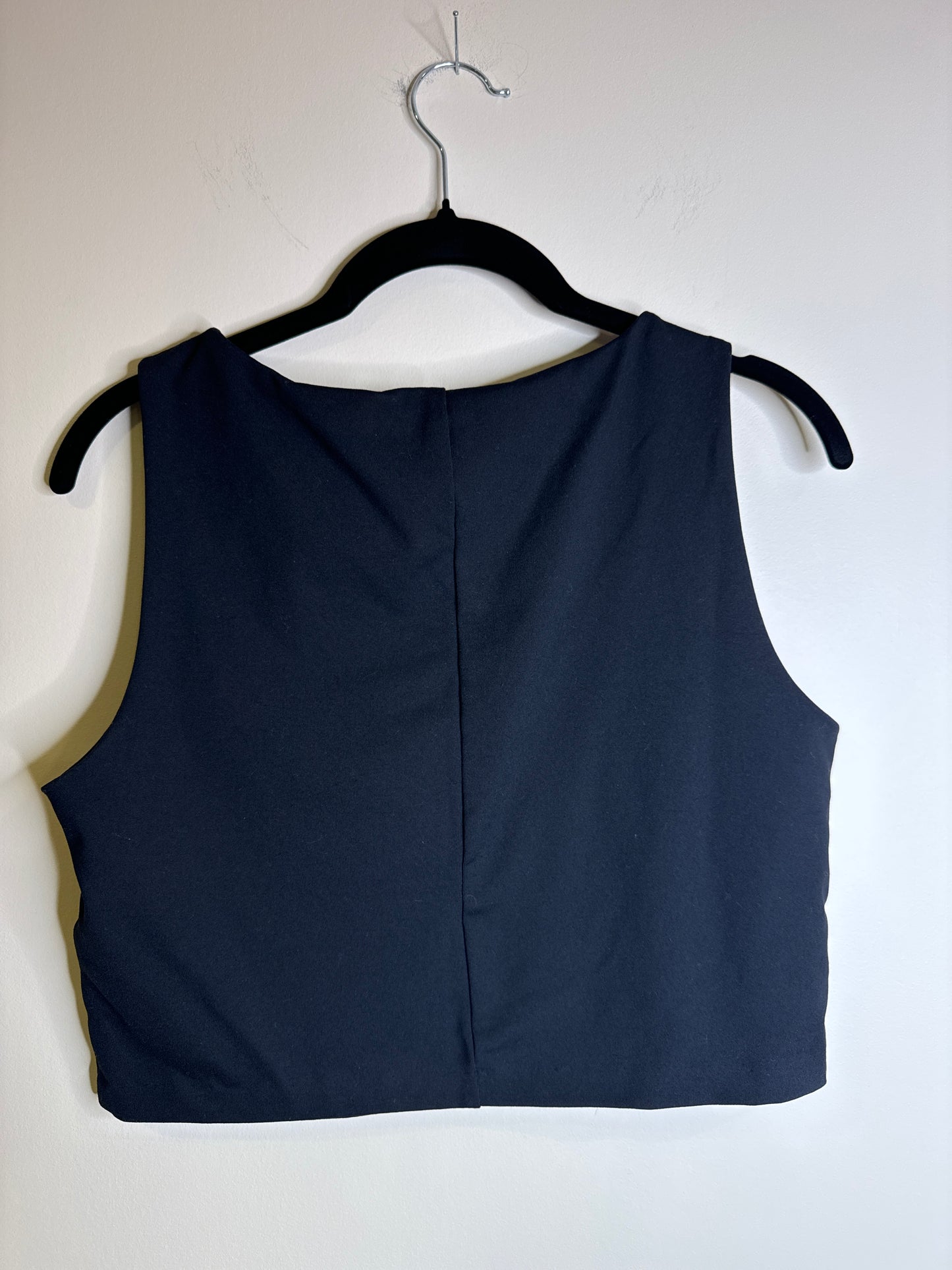 black sleeveless crop tank - small