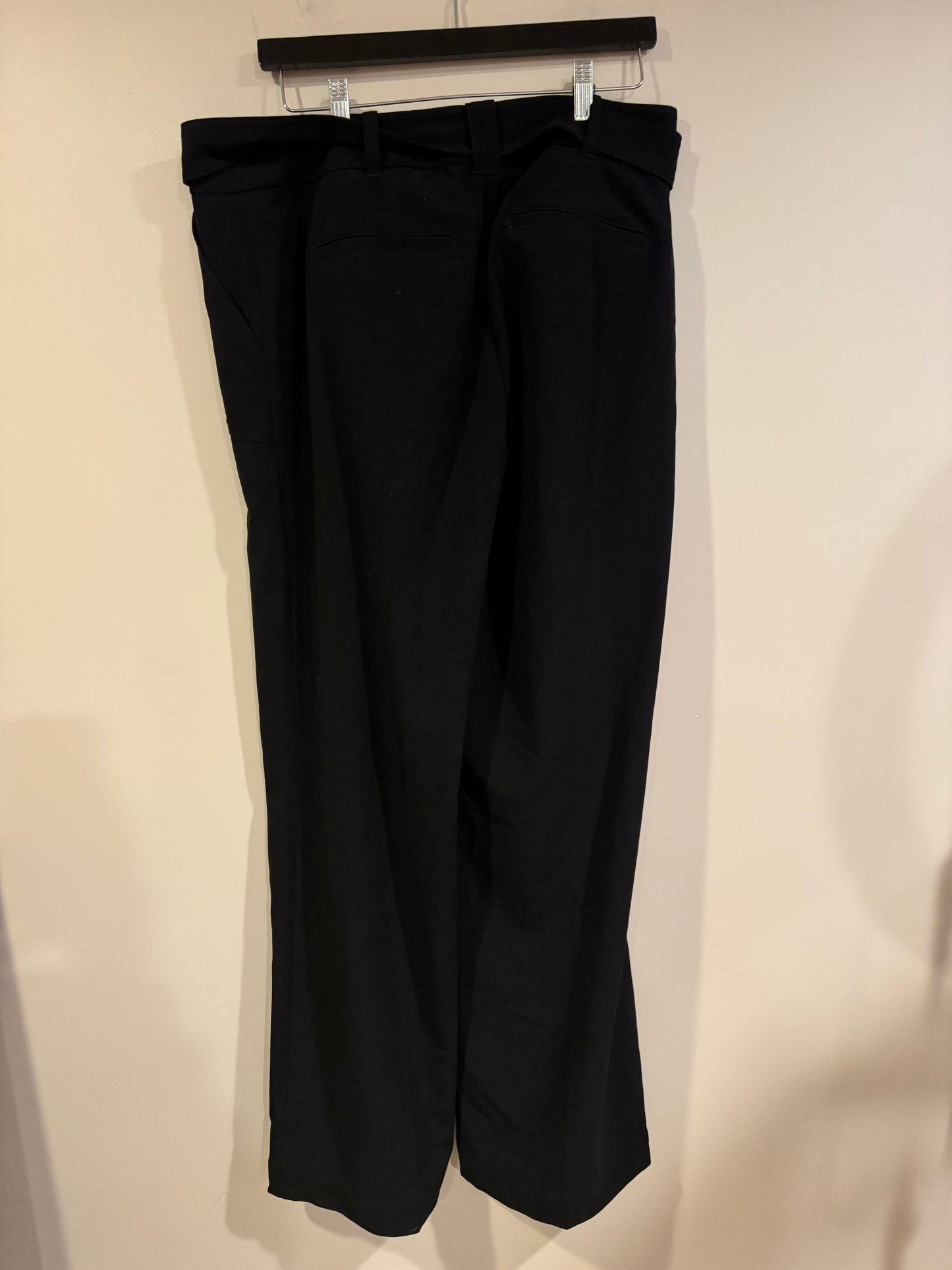 black pull on pant - size 12