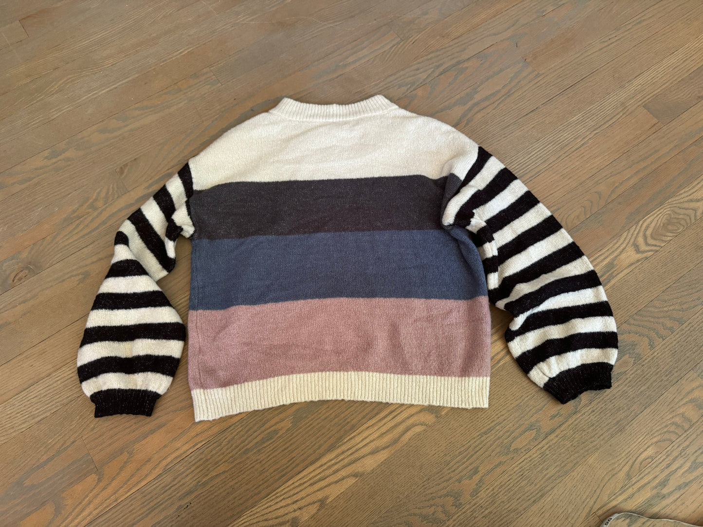 striped sweater w/stripe sleeves - small