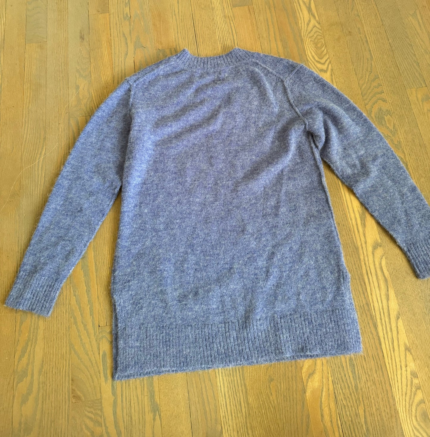 oversized blue v-neck sweater - Small