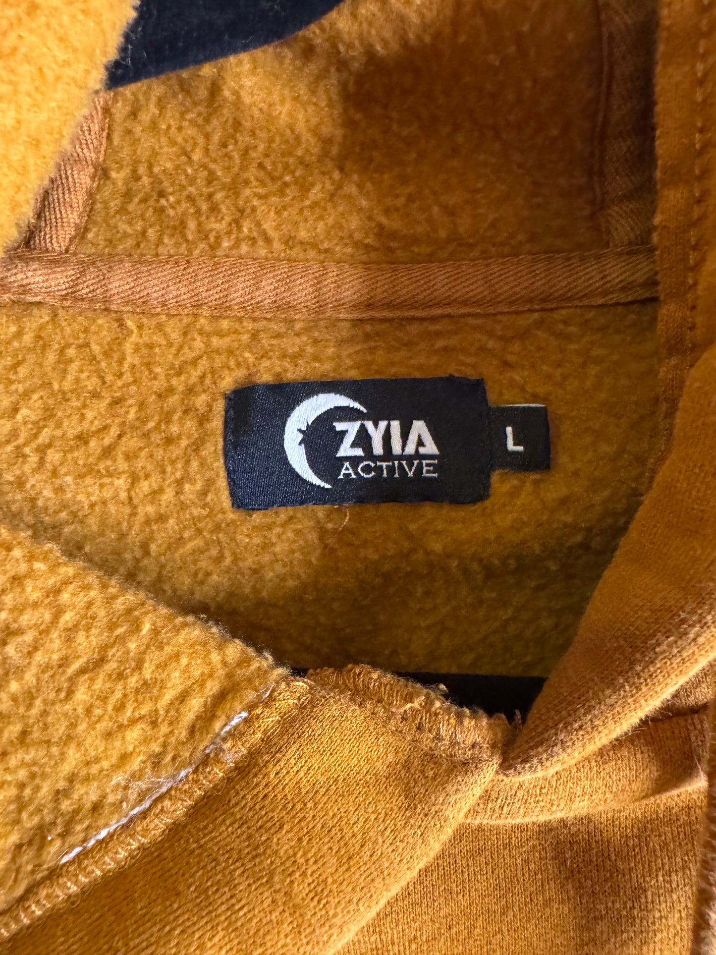 Zyia hoodie - large but fits smaller!