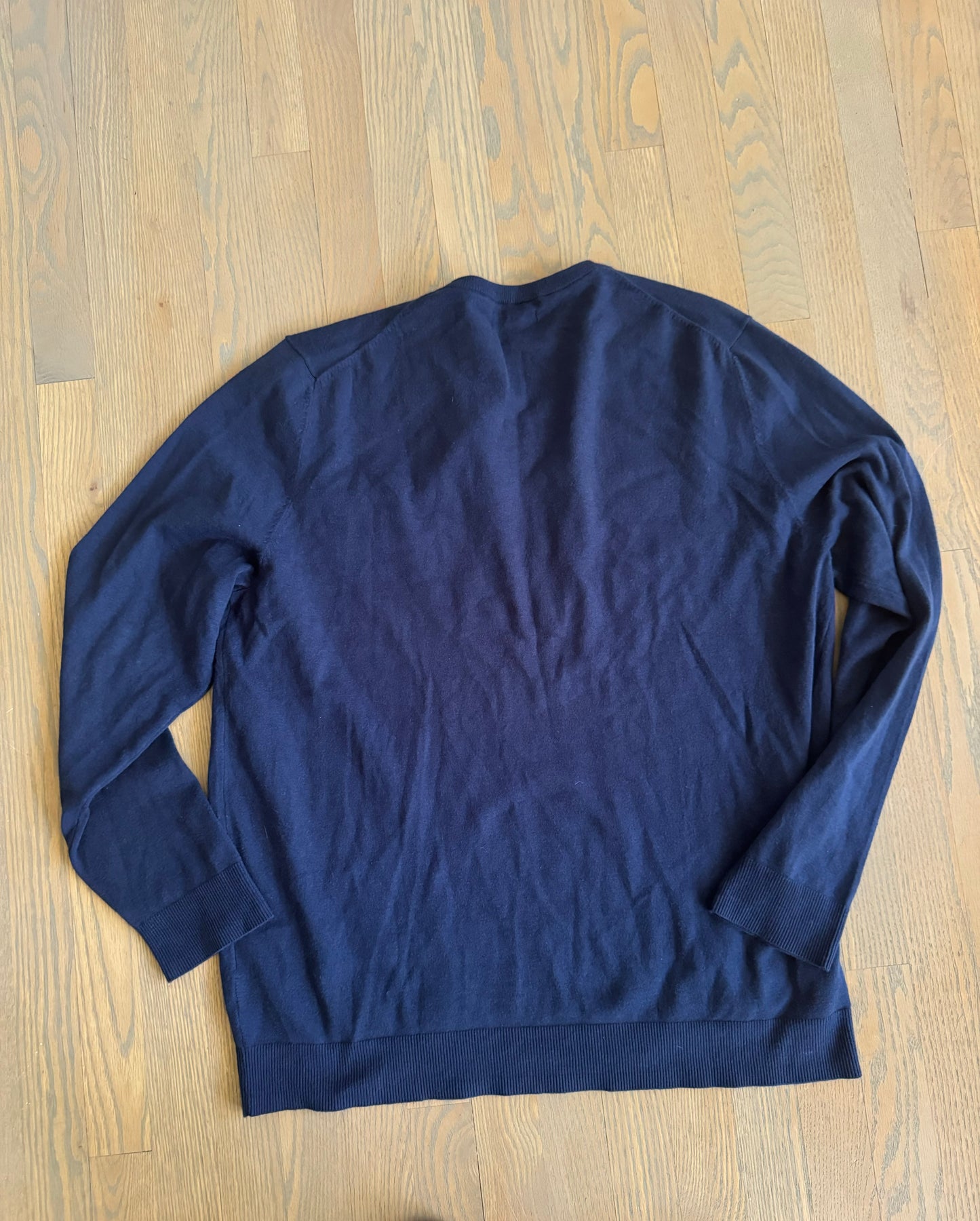 navy v-neck sweater - men’s XL