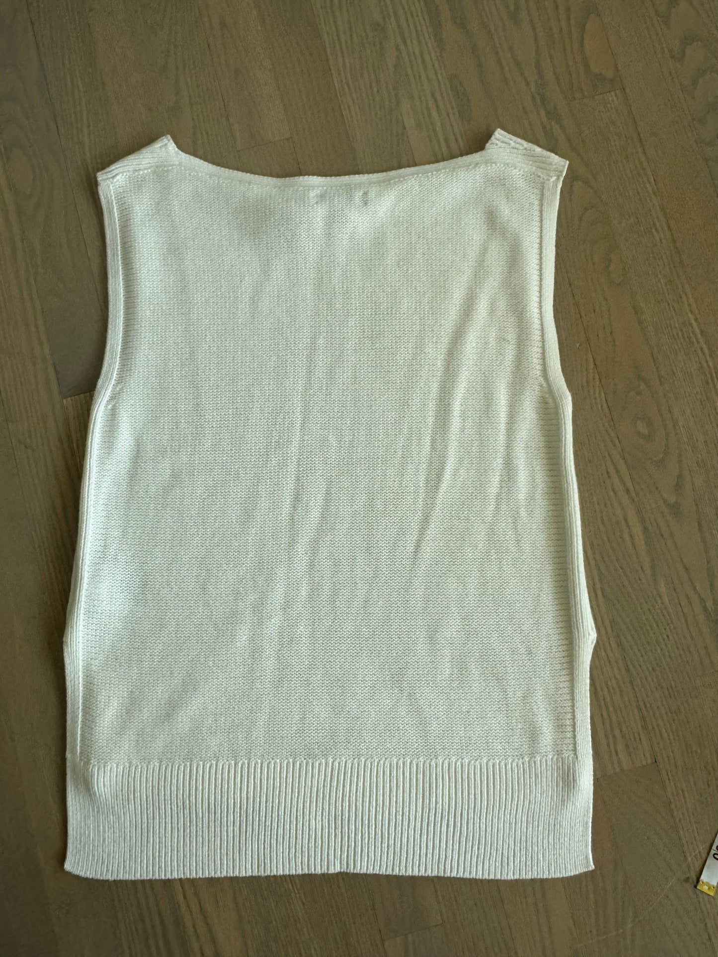 cream sleeveless sweater - size Large