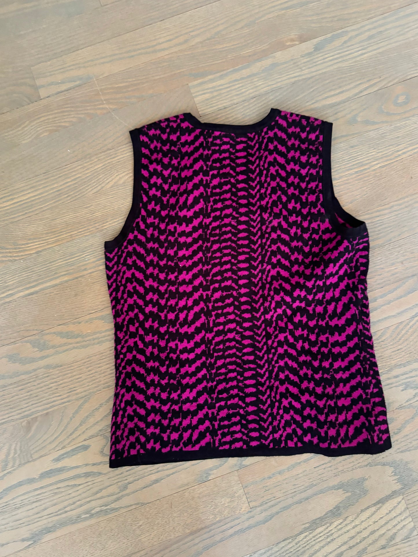 Carlisle sweater vest - size small