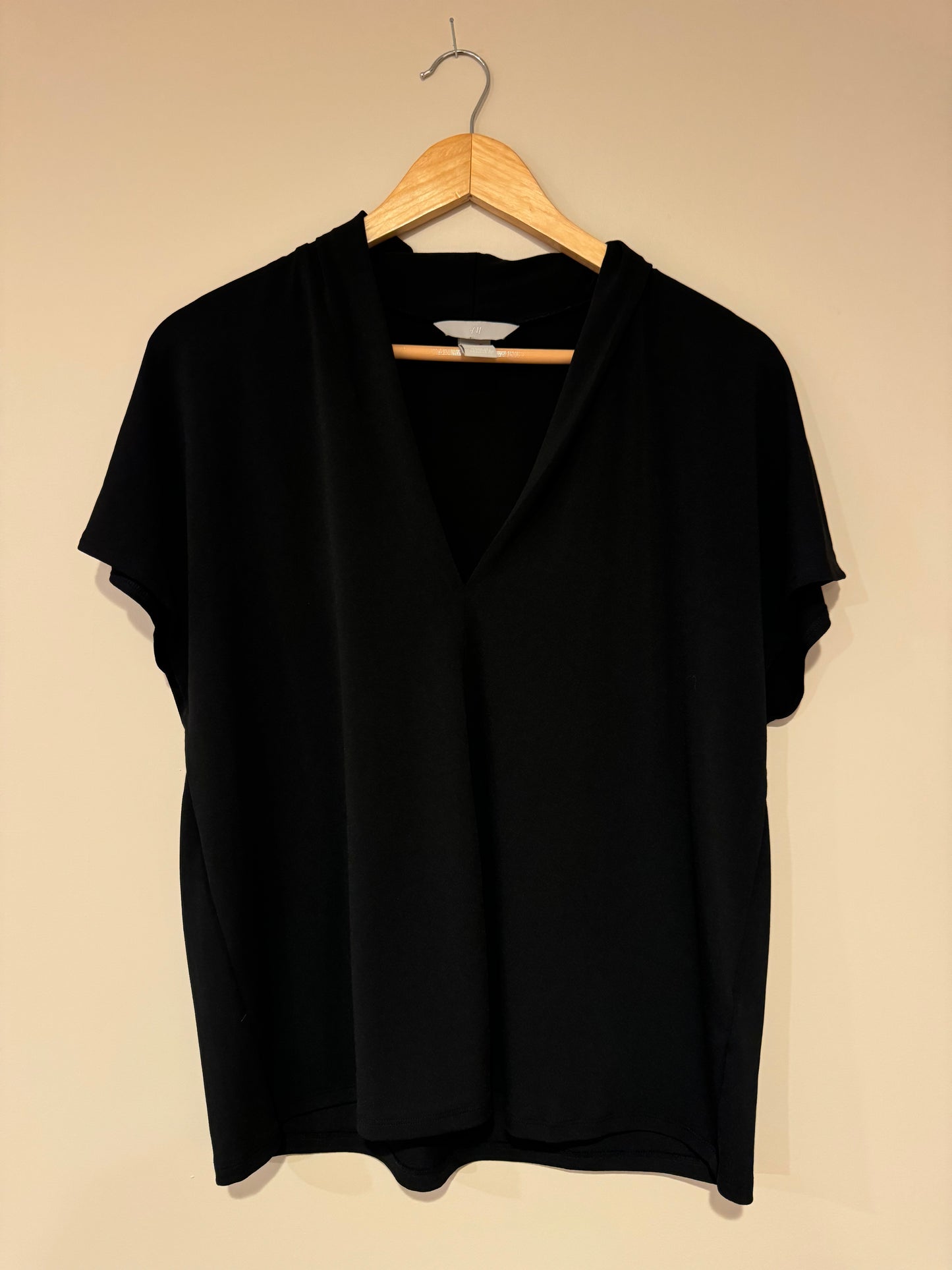 cap sleeve v-neck - size Large